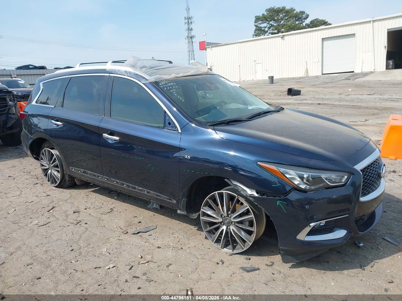 2020 INFINITI QX60 LUXE · 6/11