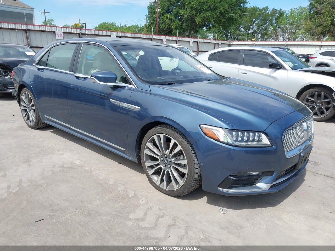 2019 LINCOLN CONTINENTAL RESERVE