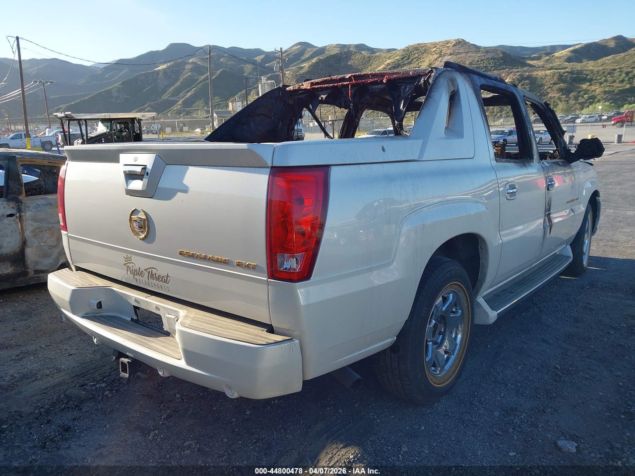 2003 CADILLAC ESCALADE EXT STANDARD · 4/10