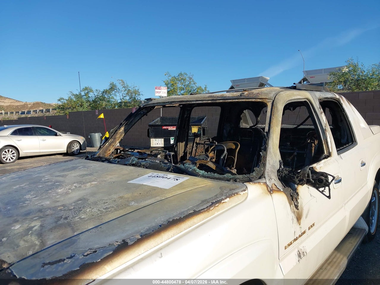 2003 CADILLAC ESCALADE EXT STANDARD · 6/10
