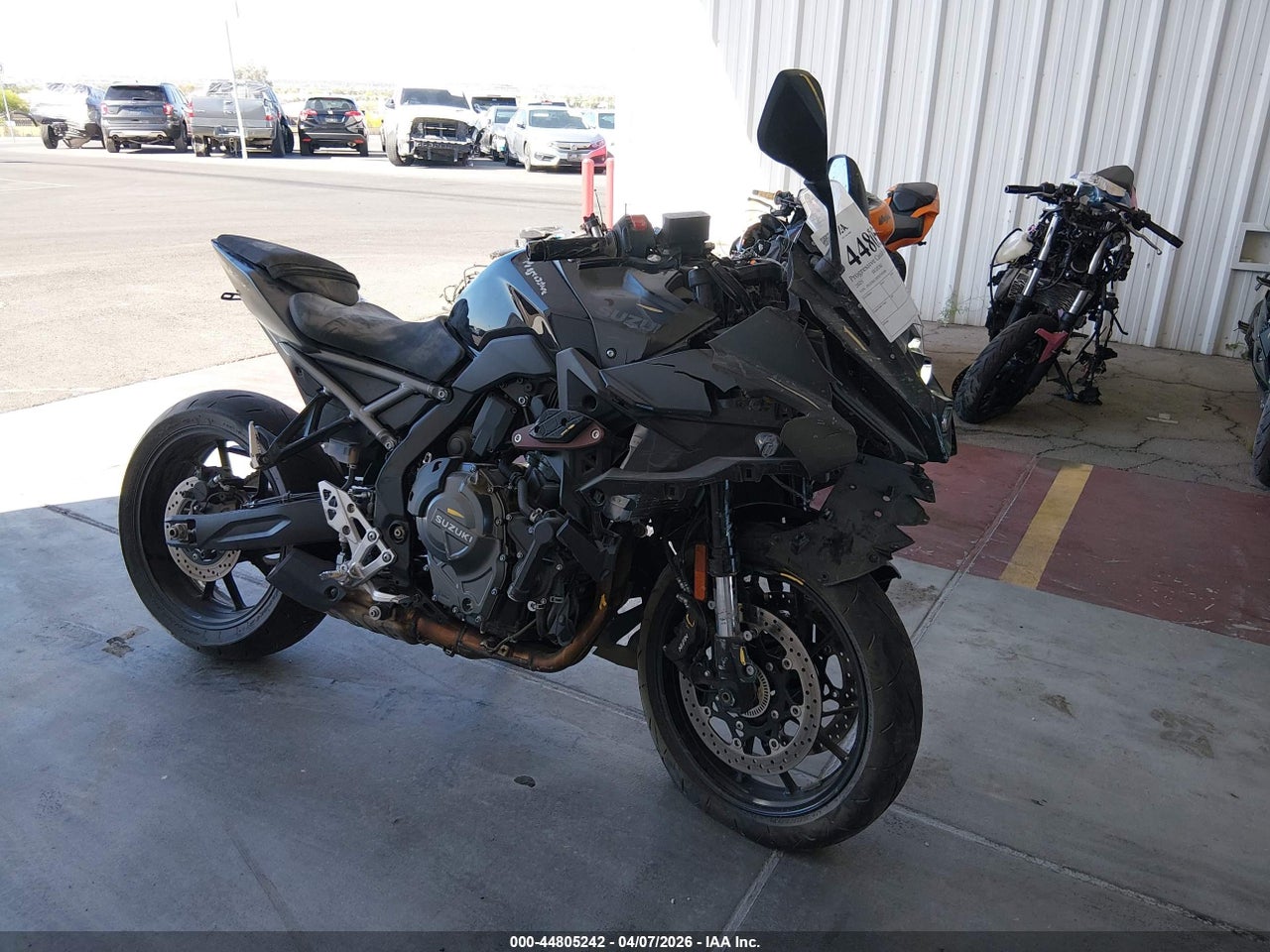 JS1EM13B7S7****** · 2025 SUZUKI GSX800 F