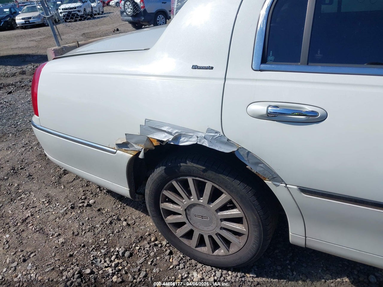 2004 LINCOLN TOWN CAR ULTIMATE · 6/10