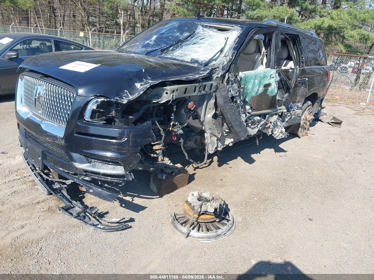 2019 LINCOLN NAVIGATOR L RESERVE · 2/10