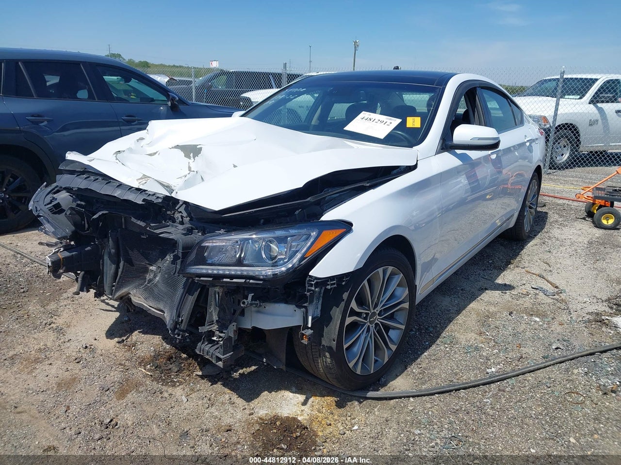 2015 HYUNDAI GENESIS 3.8 · 2/11