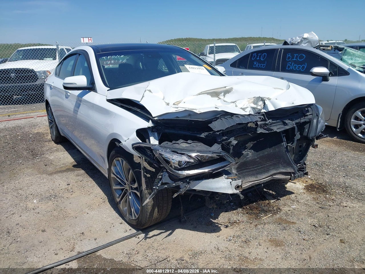 KMHGN4JE3FU****** · 2015 HYUNDAI GENESIS 3.8