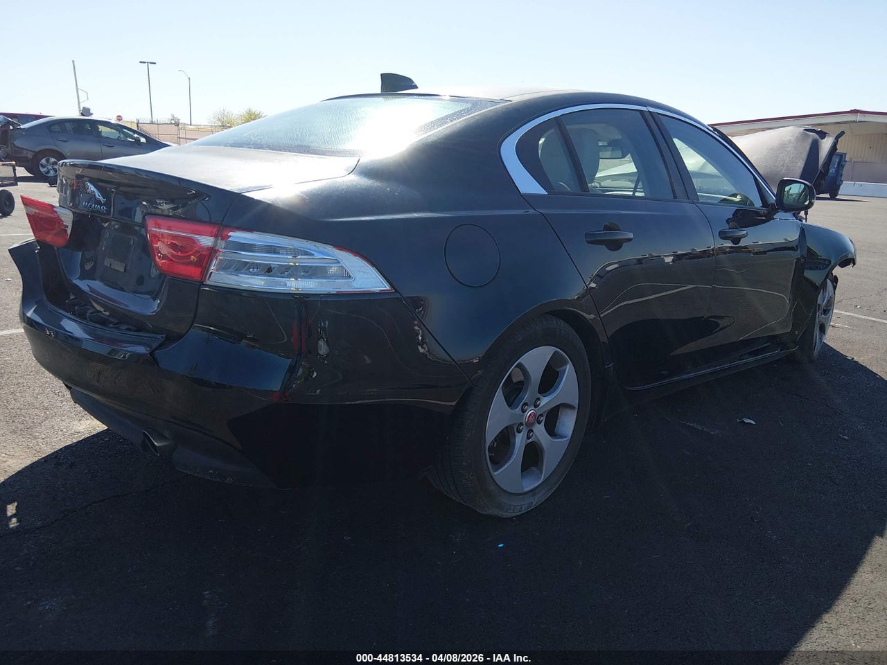 2017 JAGUAR XE 25T · 4/10