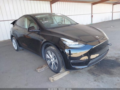 7SAYGDEE0NF****** · 2022 TESLA MODEL Y LONG RANGE DUAL MOTOR ALL-WHEEL DRIVE