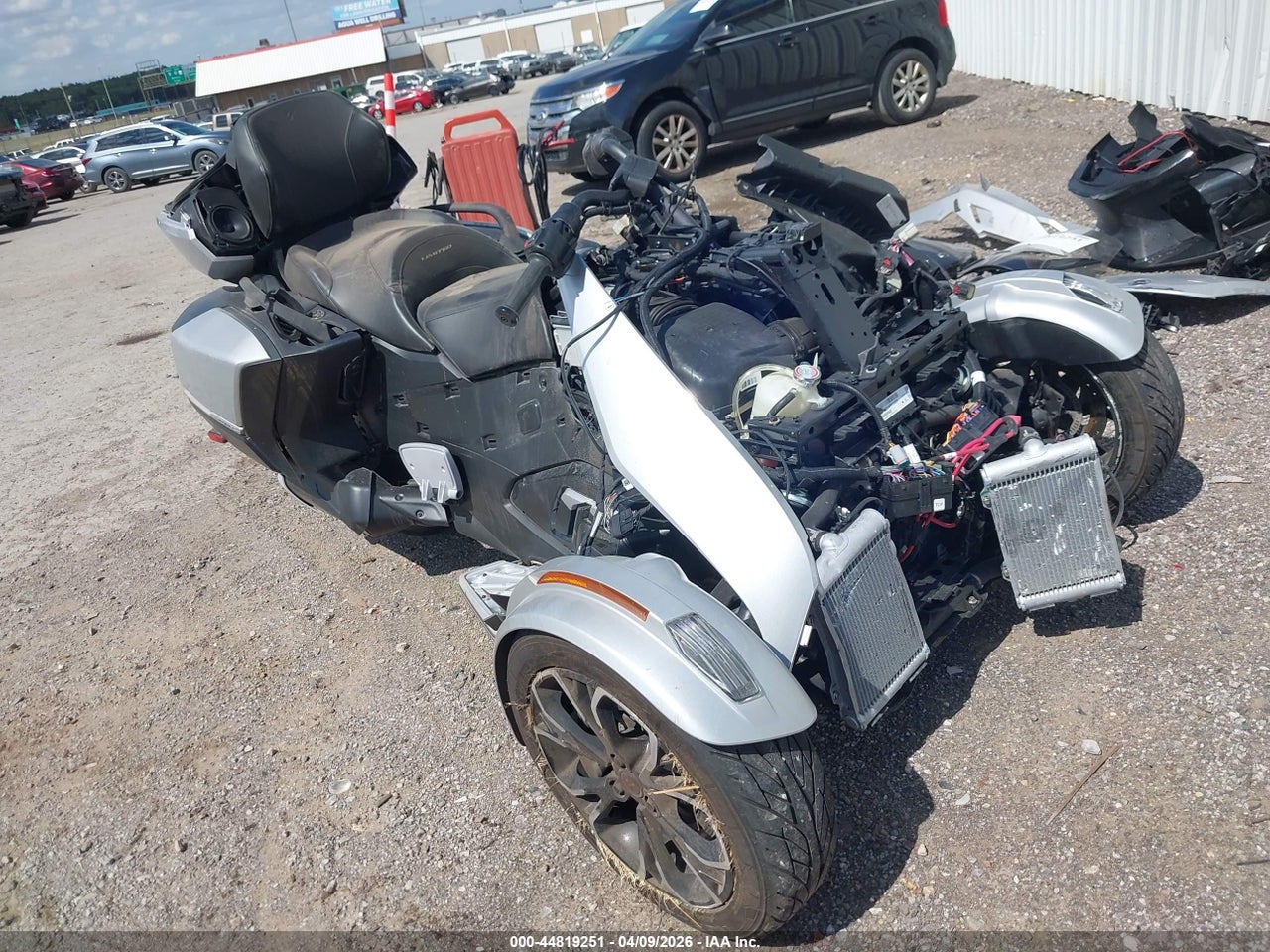 2BXNBDD24PV****** · 2023 CAN-AM SPYDER ROADSTER RT/RT LIMITED