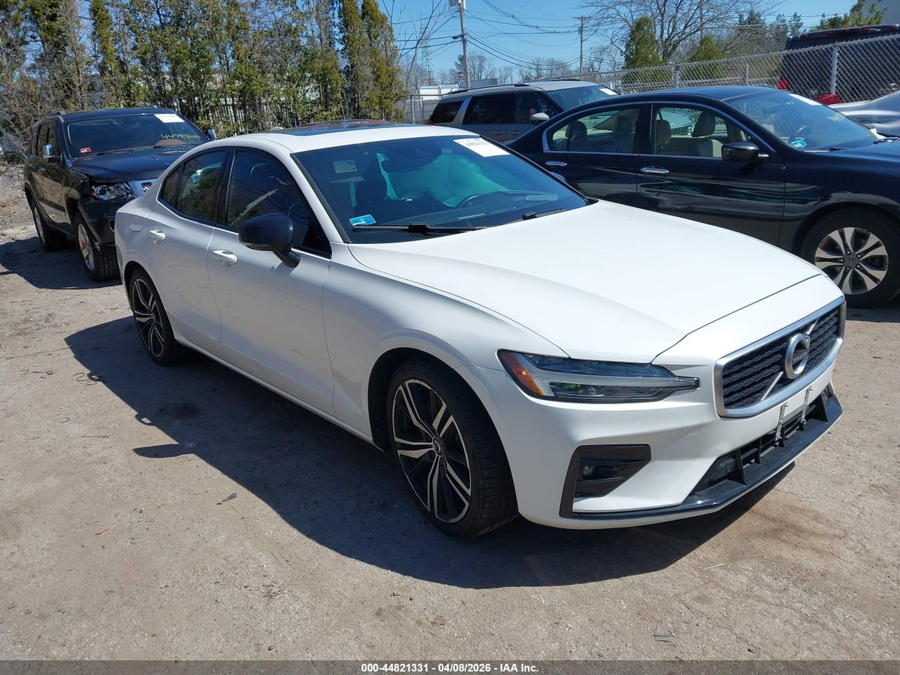 7JRA22TM3KG****** · 2019 VOLVO S60 T6 R-DESIGN