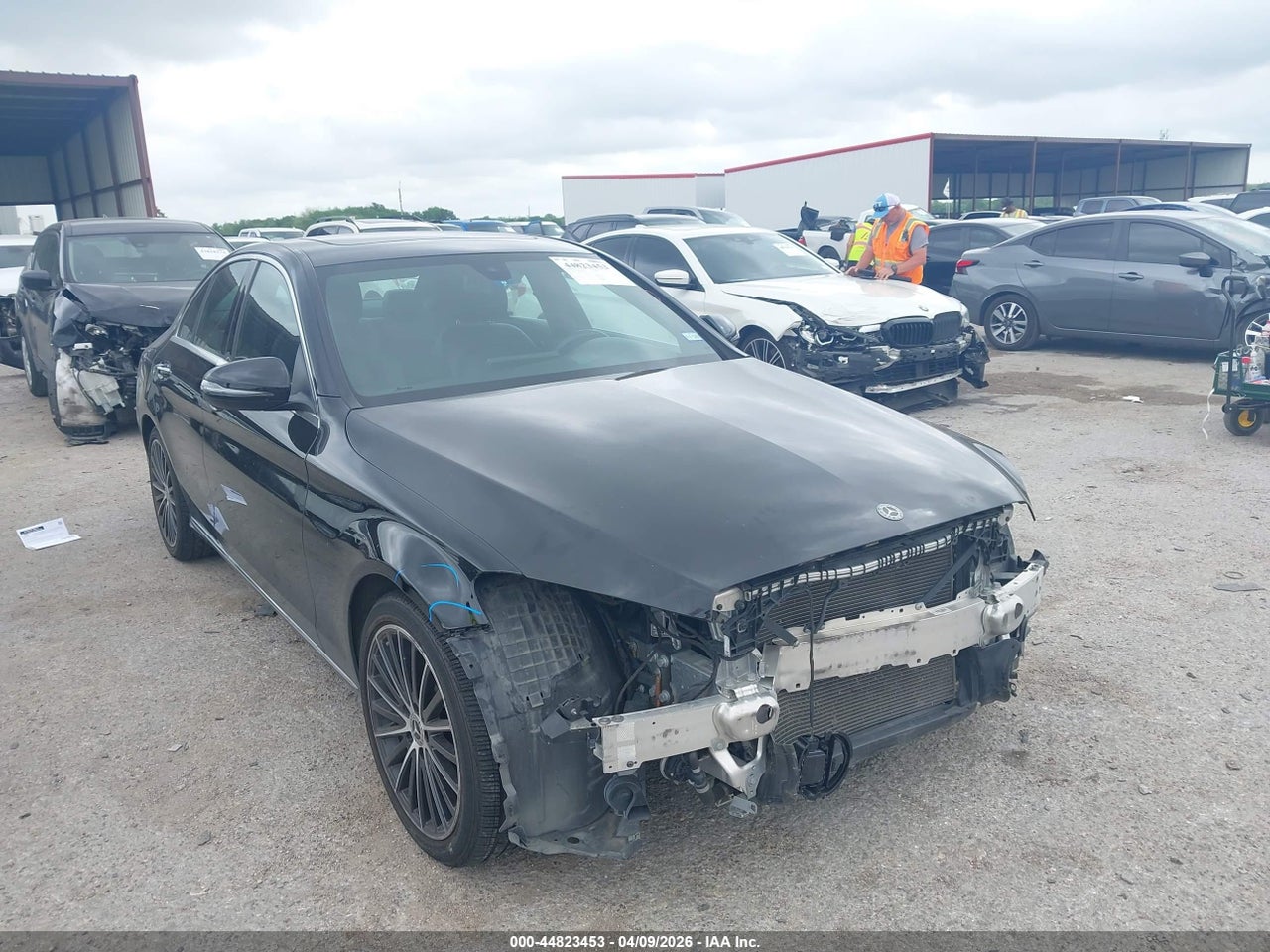 W1KWF8DB2LR****** · 2020 MERCEDES-BENZ C 300