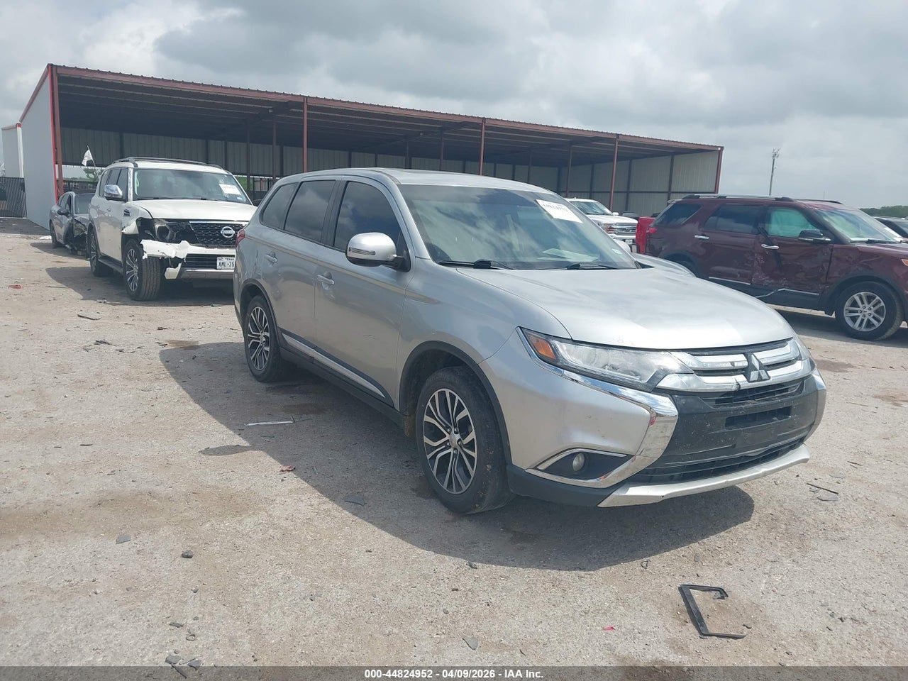 JA4AD3A32JZ****** · 2018 MITSUBISHI OUTLANDER SE