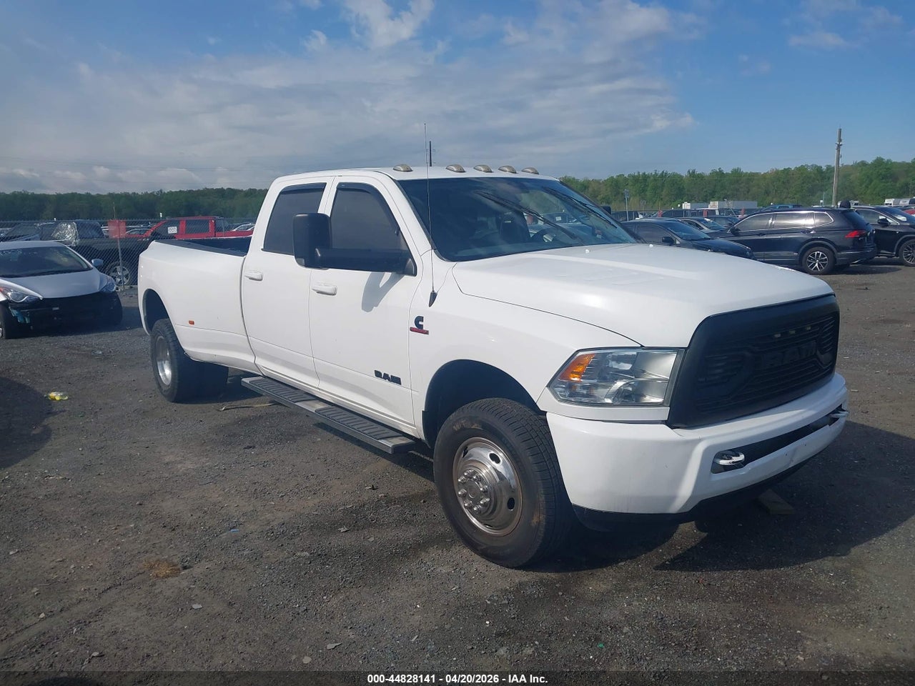 3C7WRSCL5FG****** · 2015 RAM 3500 CHASSIS TRADESMAN/SLT/LARAMIE