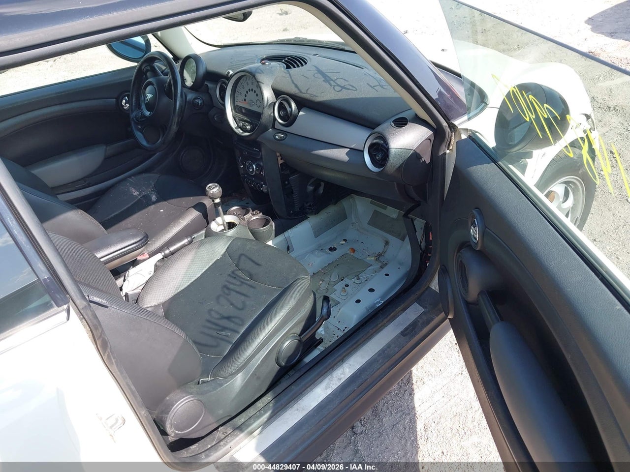 2012 MINI COOPER   · 5/11