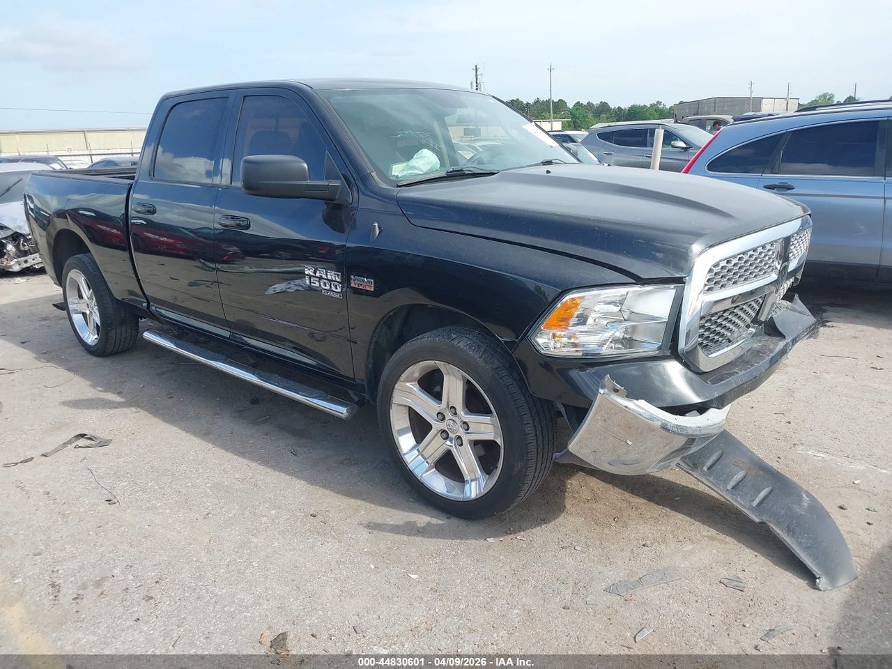 1C6RR6TTXKS****** · 2019 RAM 1500 CLASSIC SLT  4X2 6'4 BOX