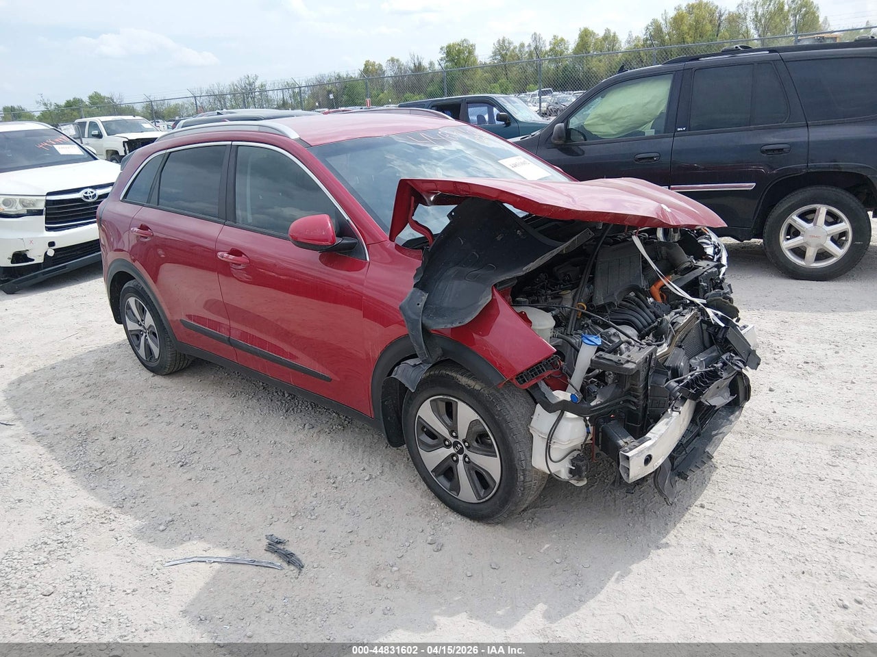 KNDCB3LC5J5****** · 2018 KIA NIRO LX