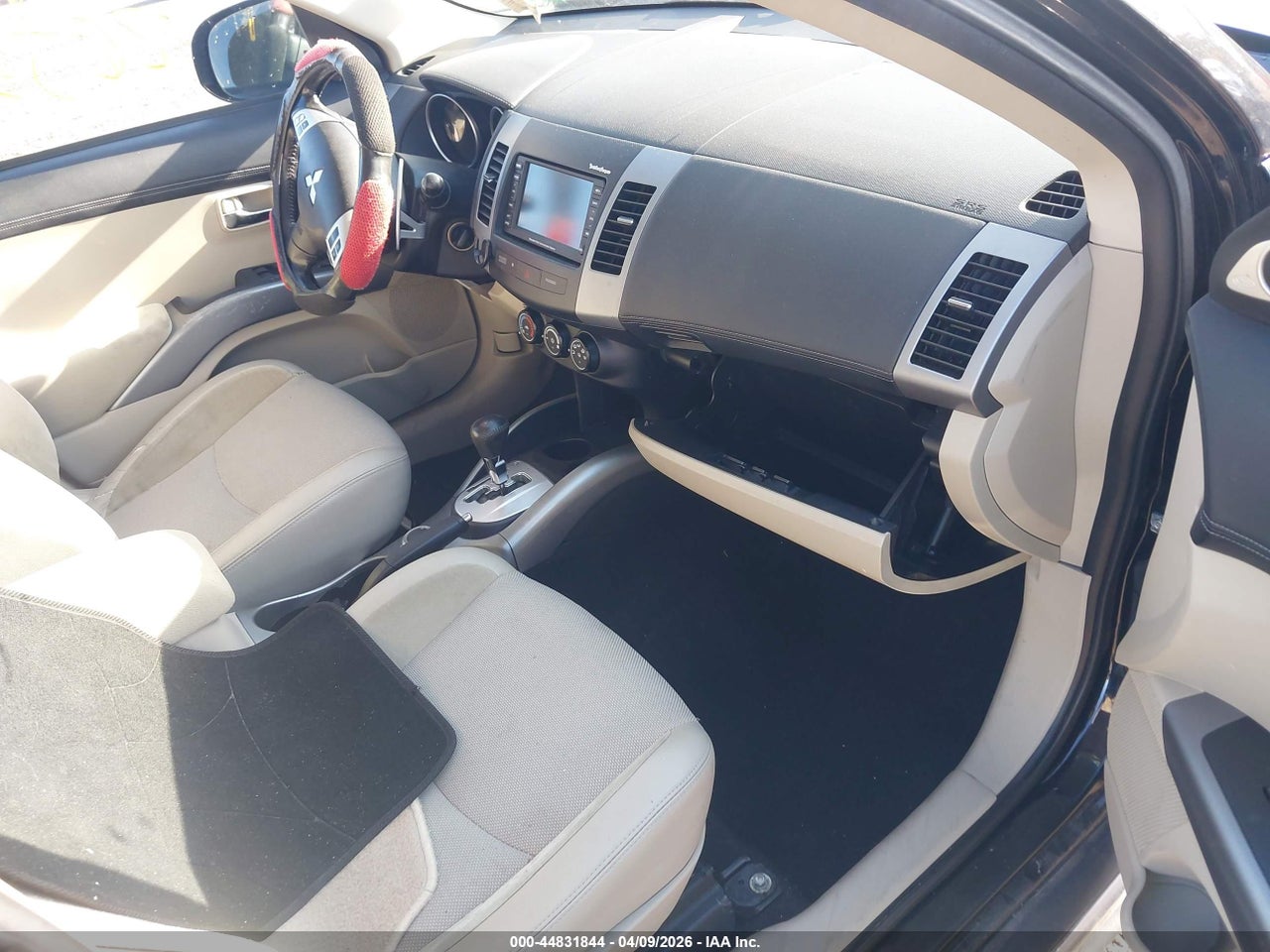 2011 MITSUBISHI OUTLANDER SE · 5/10