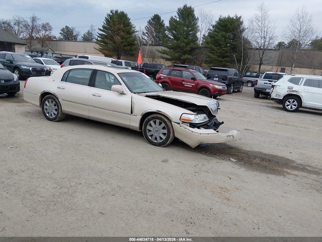 1LNHM83W53Y****** · 2003 LINCOLN TOWN CAR CARTIER