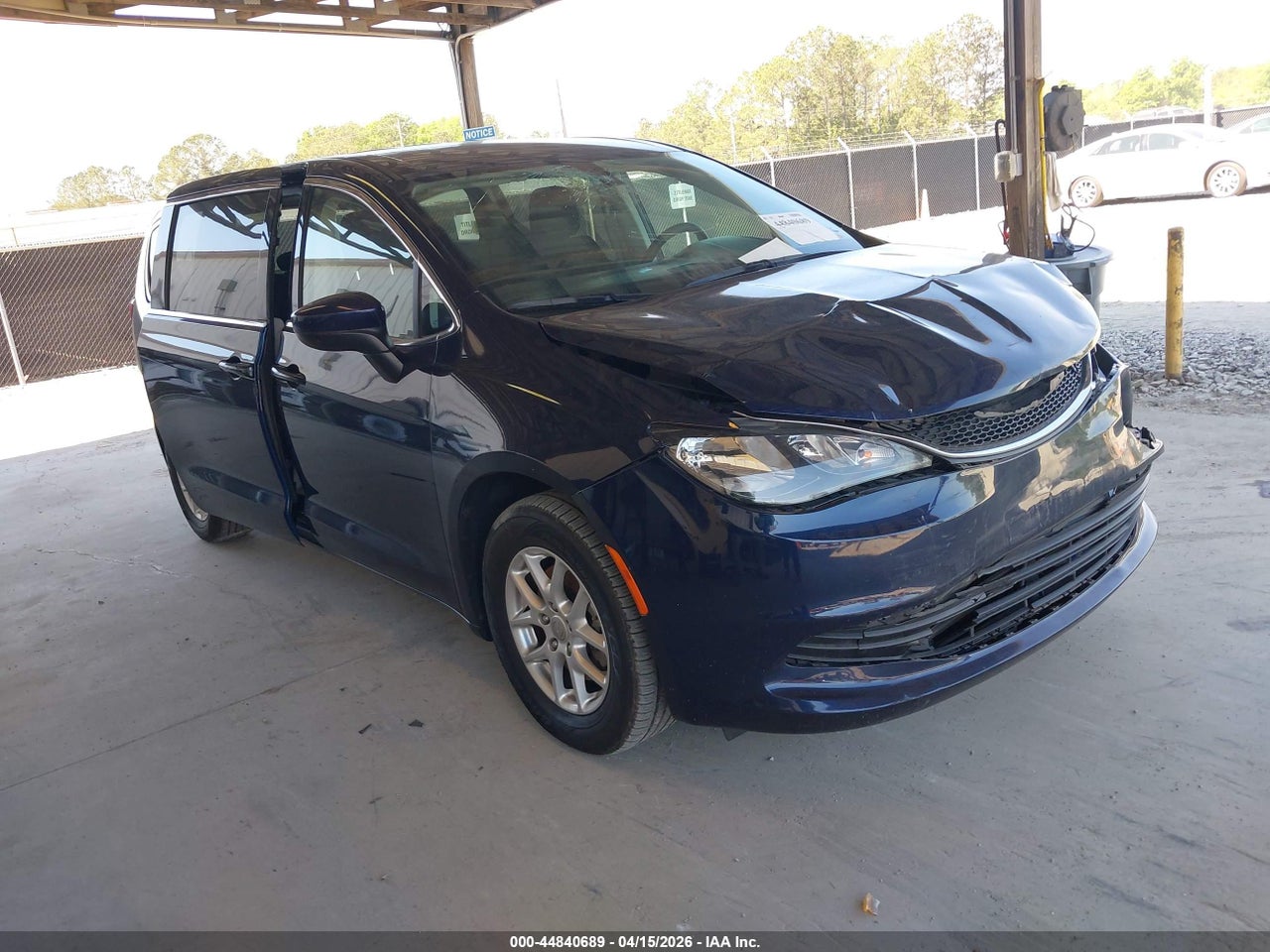 2C4RC1CG5LR****** · 2020 CHRYSLER VOYAGER LX