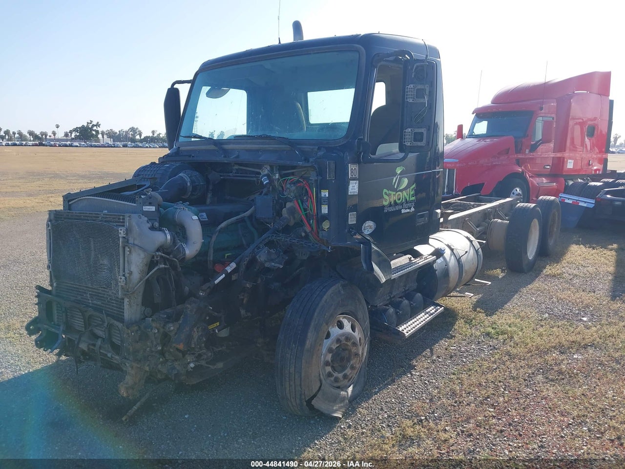2015 VOLVO VN VNL · 2/4
