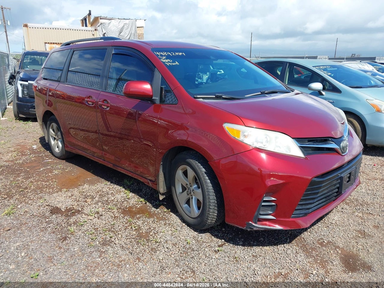 5TDKZ3DC4KS****** · 2019 TOYOTA SIENNA LE 7 PASSENGER