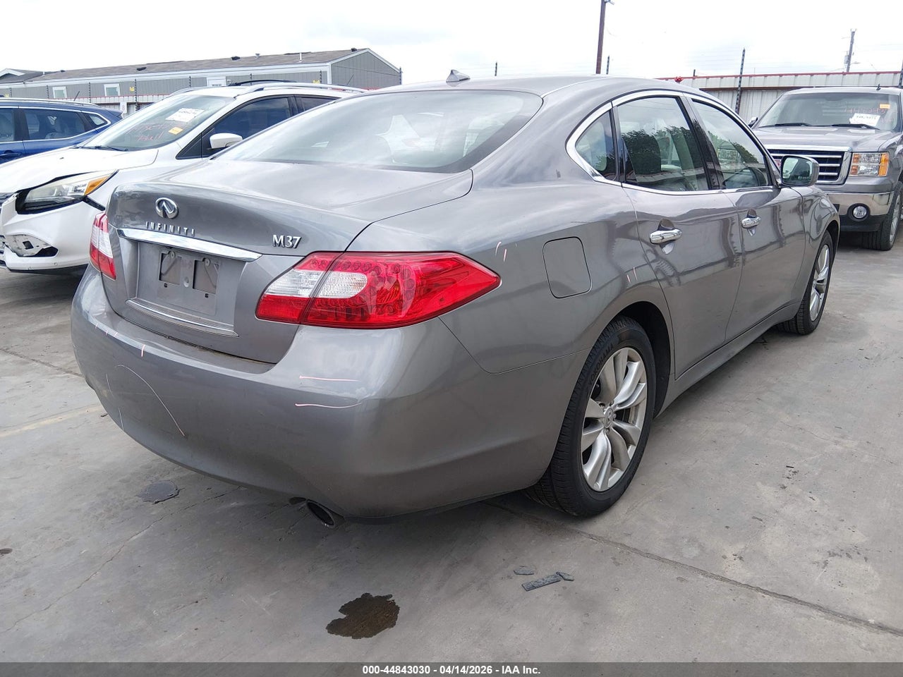 2012 INFINITI M37 · 4/11