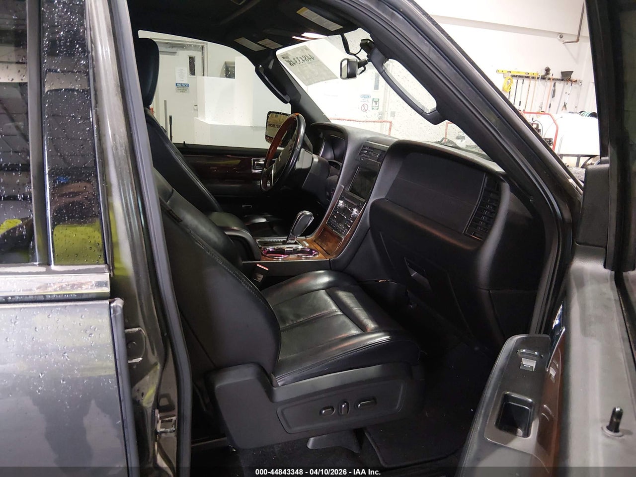 2017 LINCOLN NAVIGATOR SELECT · 5/11
