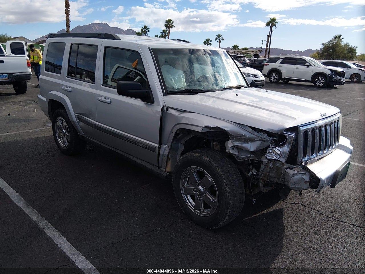 1J8HG48K98C****** · 2008 JEEP COMMANDER SPORT
