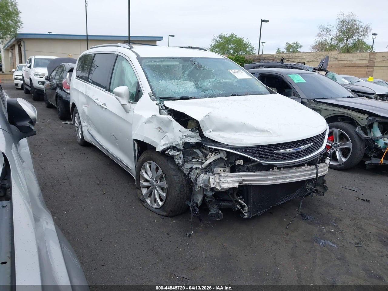 2C4RC1EG7JR****** · 2018 CHRYSLER PACIFICA TOURING L PLUS