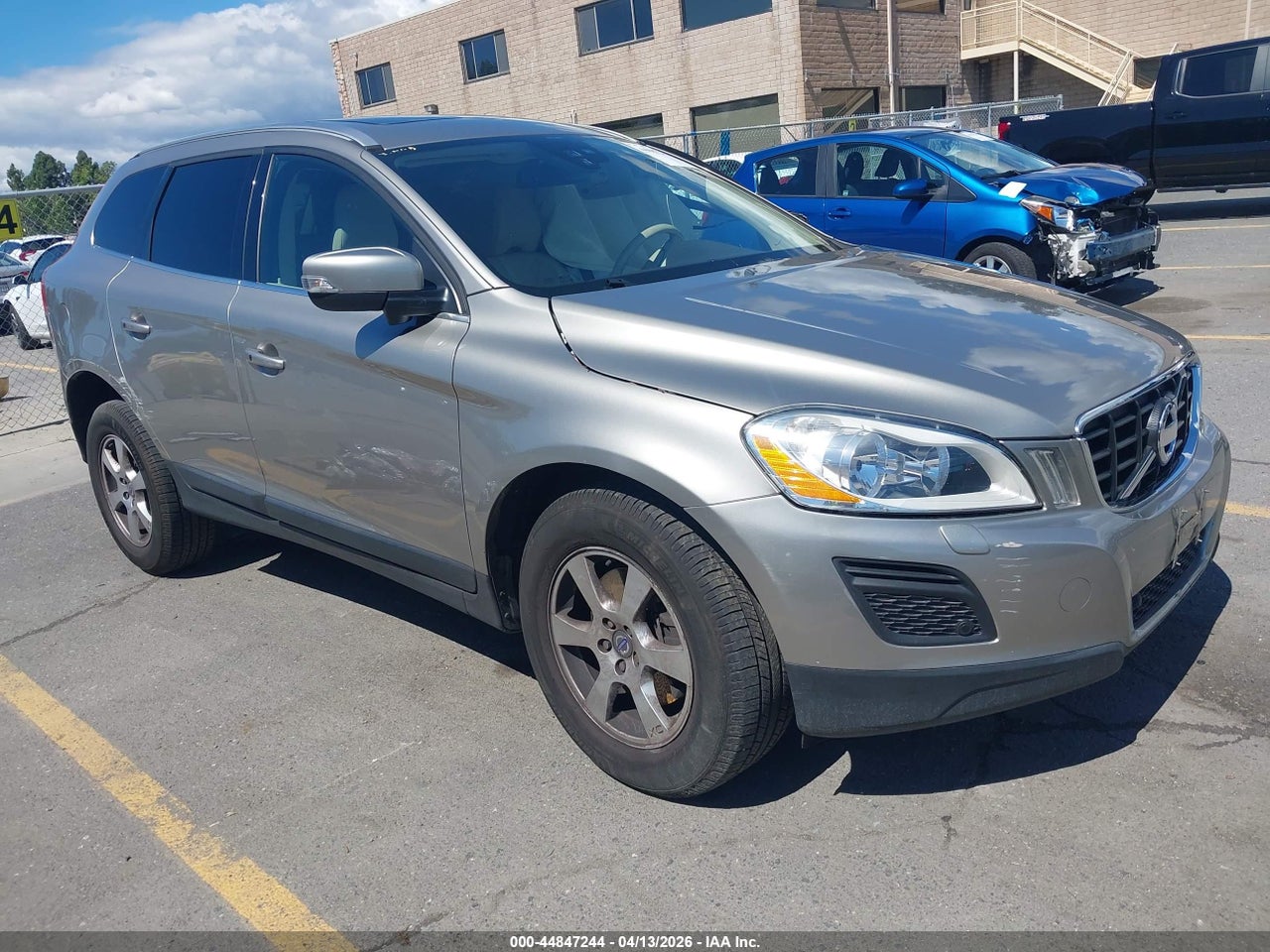 YV4940DZ7C2****** · 2012 VOLVO XC60 3.2 PREMIER