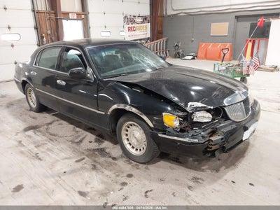 1999 LINCOLN TOWN CAR EXECUTIVE