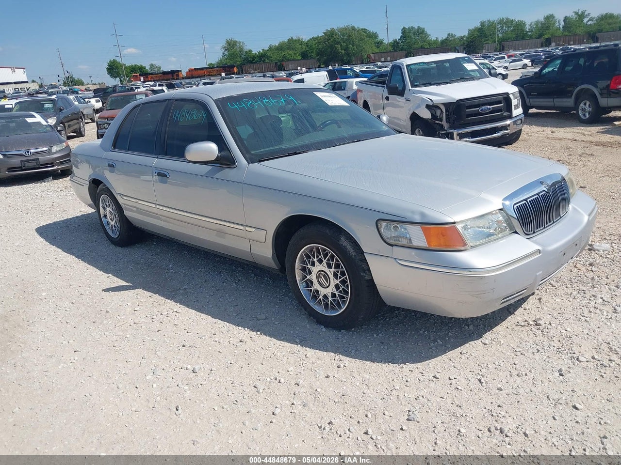 2MEFM74W82X****** · 2002 MERCURY GRAND MARQUIS GS