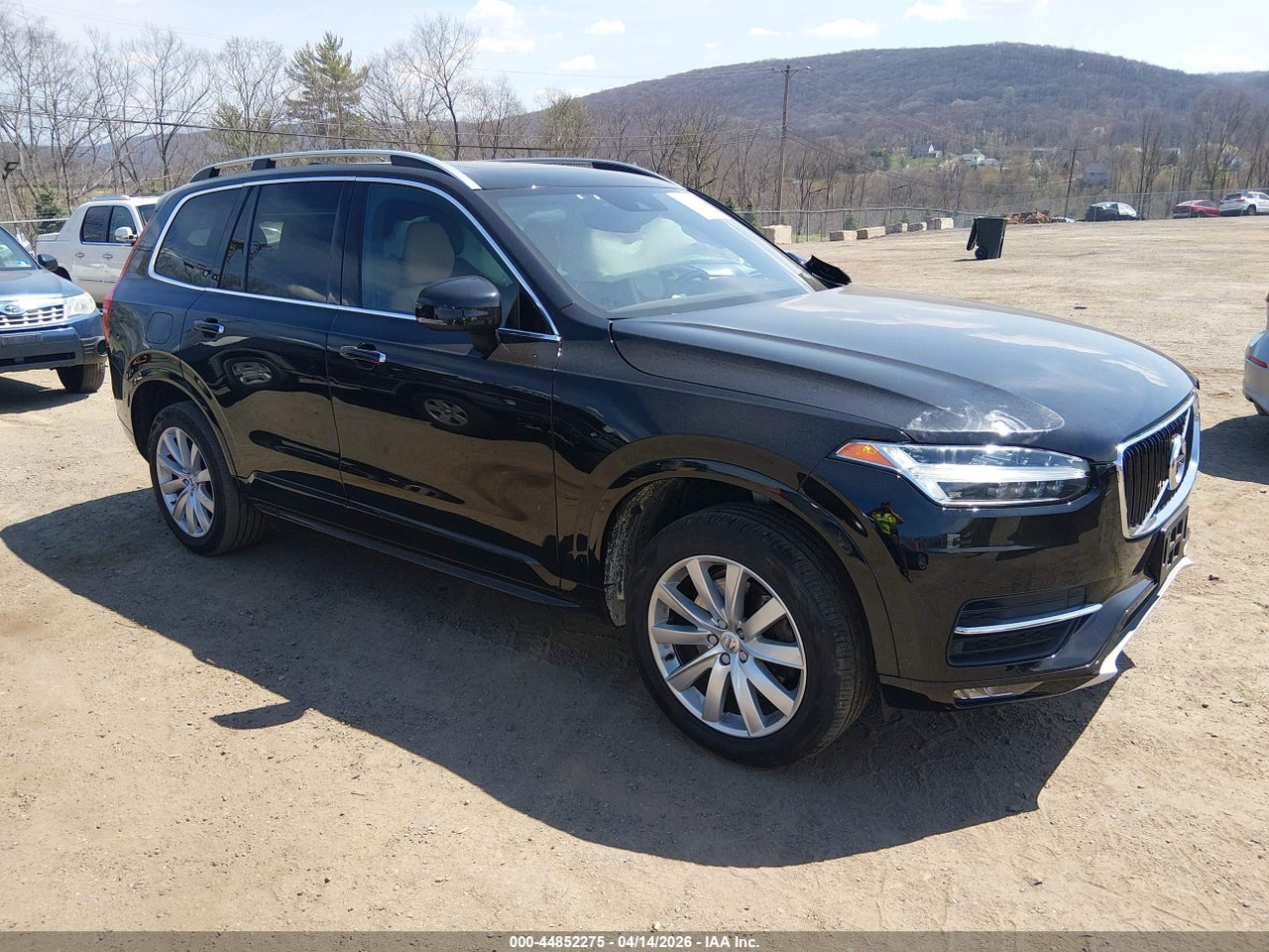 YV4A22PK8K1****** · 2019 VOLVO XC90 T6 MOMENTUM