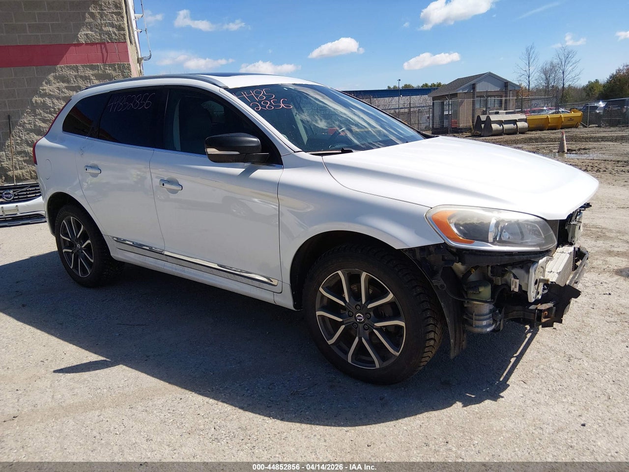 YV449MRR7H2****** · 2017 VOLVO XC60 T6 DYNAMIC