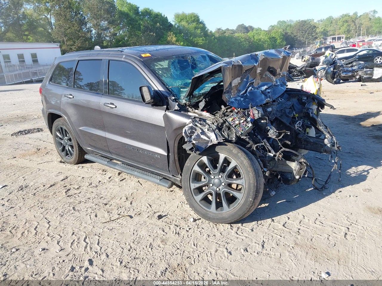 1C4RJEAG3LC****** · 2020 JEEP GRAND CHEROKEE ALTITUDE 4X2
