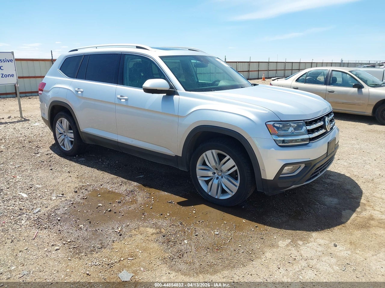 1V2NR2CA2JC****** · 2018 VOLKSWAGEN ATLAS 3.6L V6 SEL PREMIUM