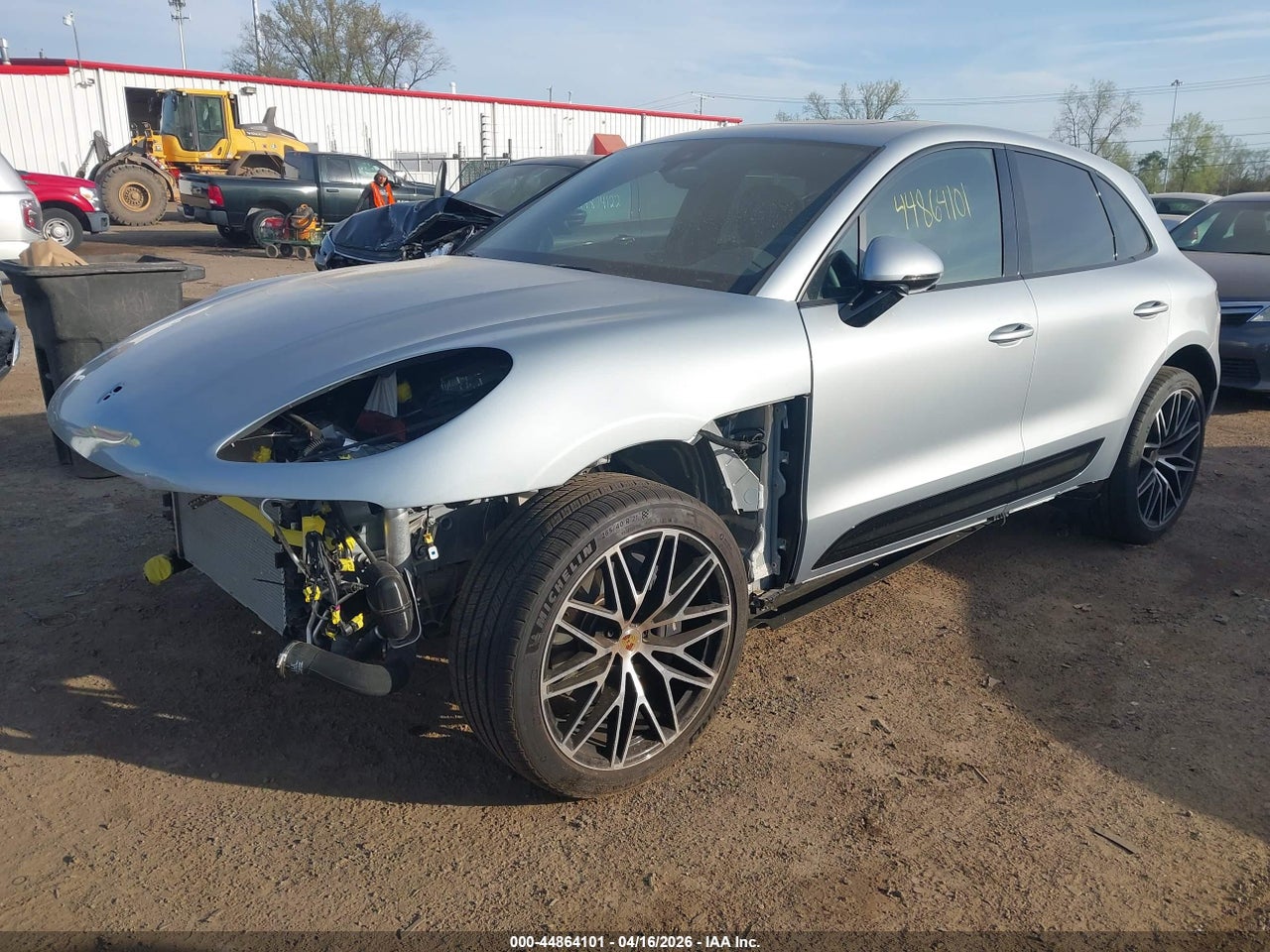 2026 PORSCHE MACAN T · 2/11