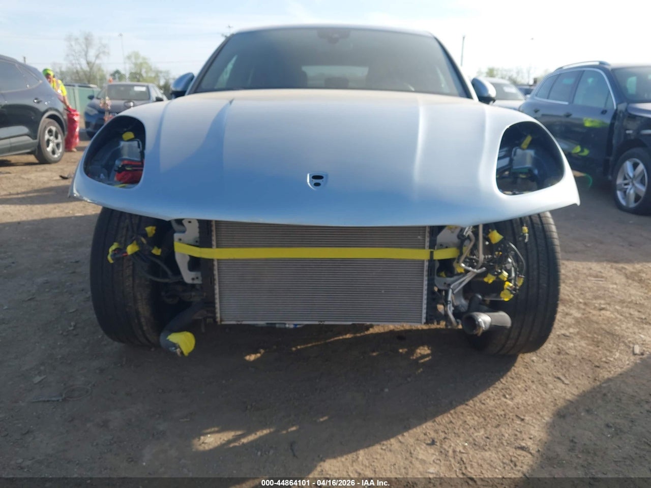 2026 PORSCHE MACAN T · 6/11