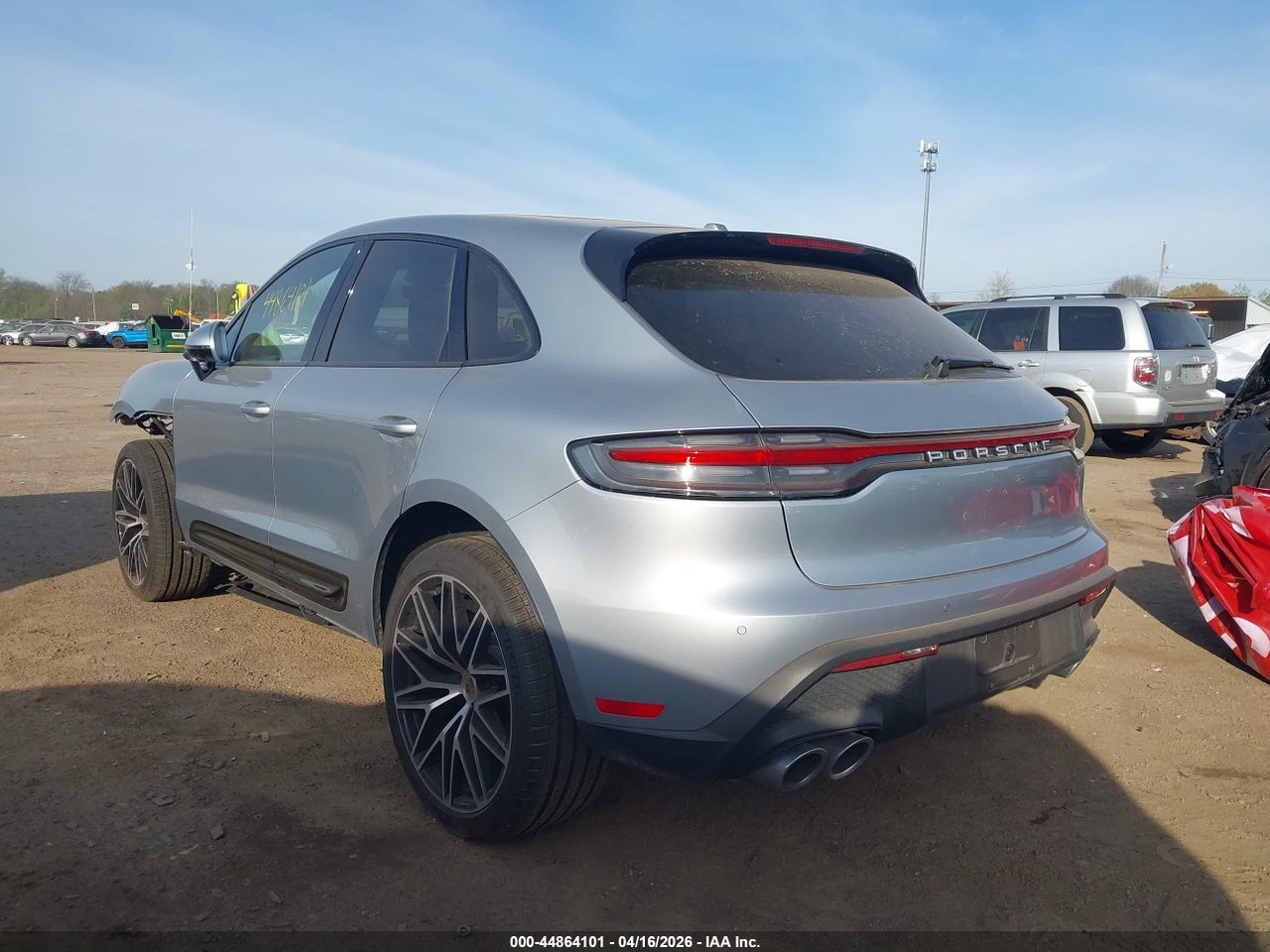2026 PORSCHE MACAN T · 3/11
