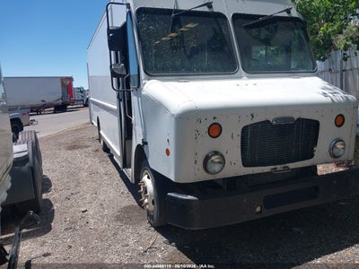 2010 FREIGHTLINER CHASSIS M LINE WALK-IN VAN