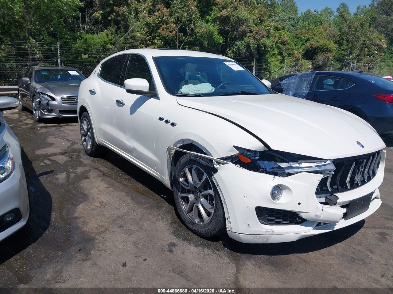 ZN661YUA2LX****** · 2020 MASERATI LEVANTE S