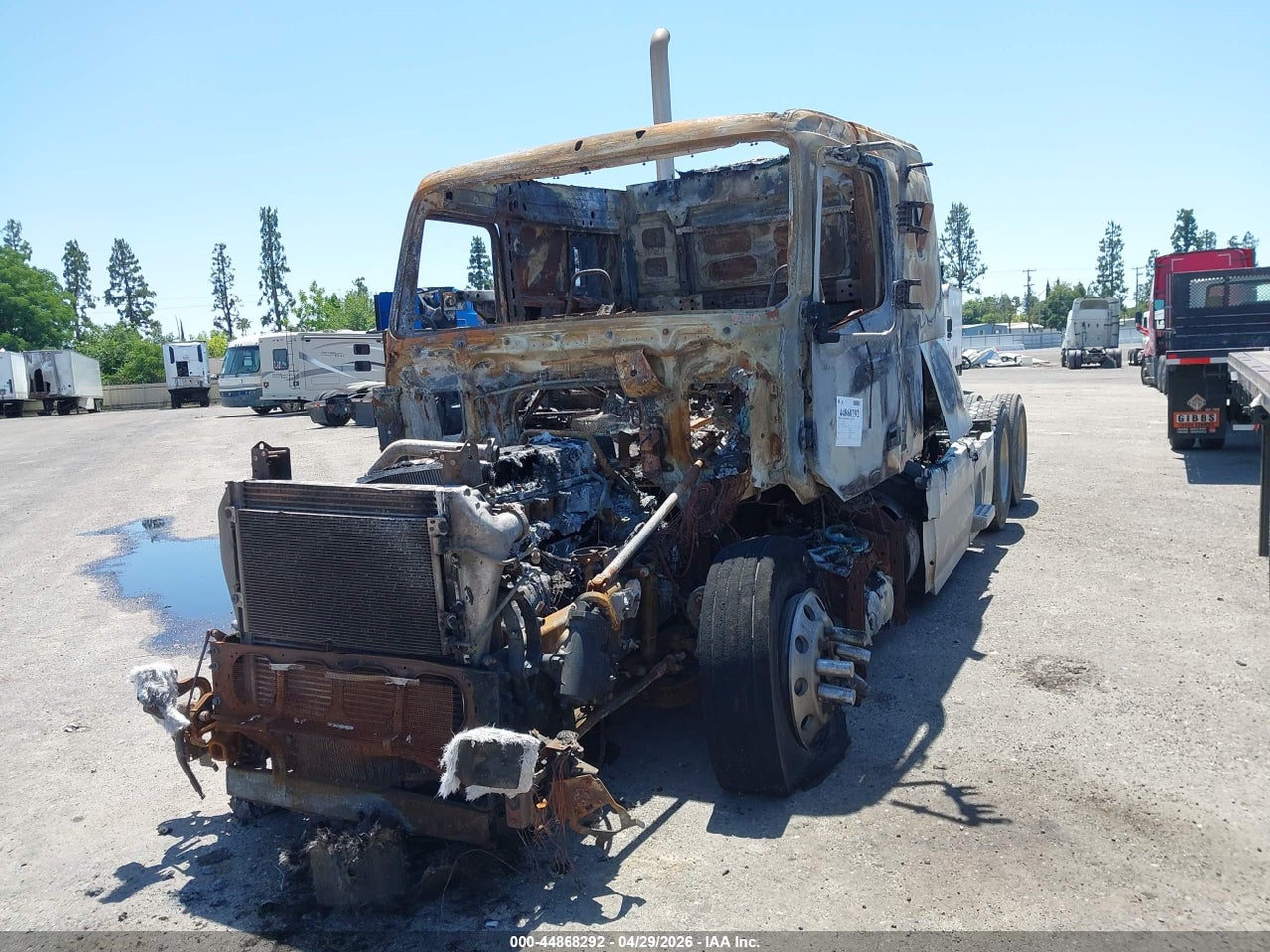 4V4NC9EH4EN****** · 2014 VOLVO VN VNL · 2/10