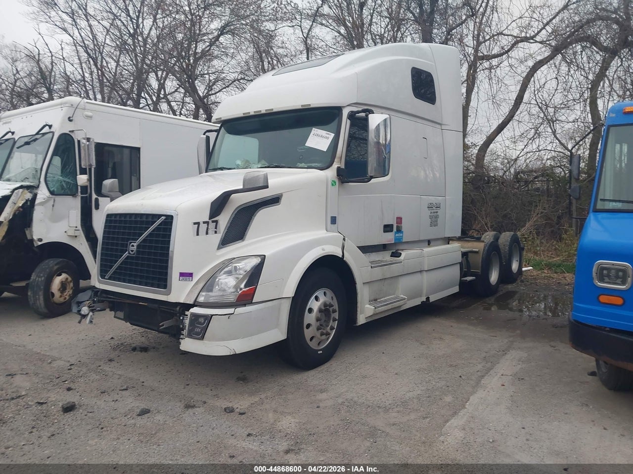 2014 VOLVO VN VNL · 2/4