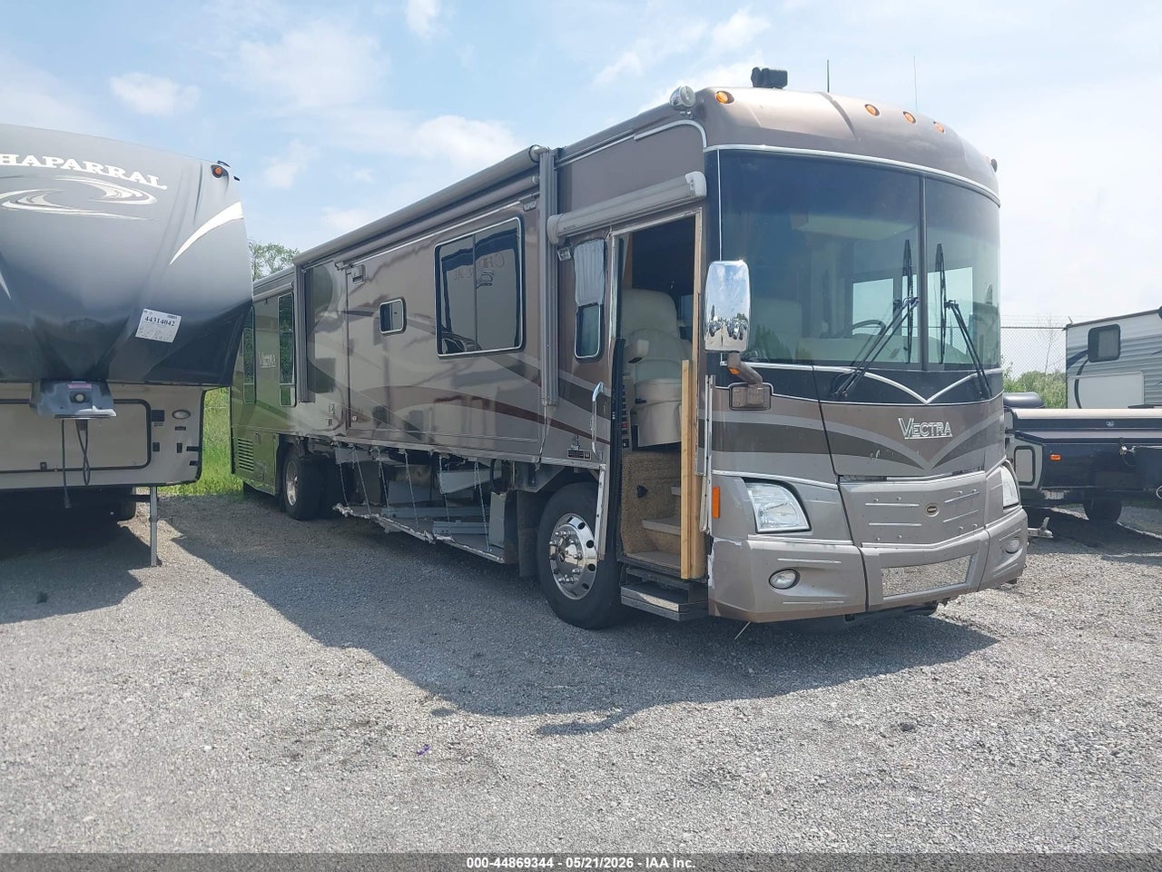 4UZAAHCY94C****** · 2004 FREIGHTLINER CHASSIS X LINE MOTOR HOME