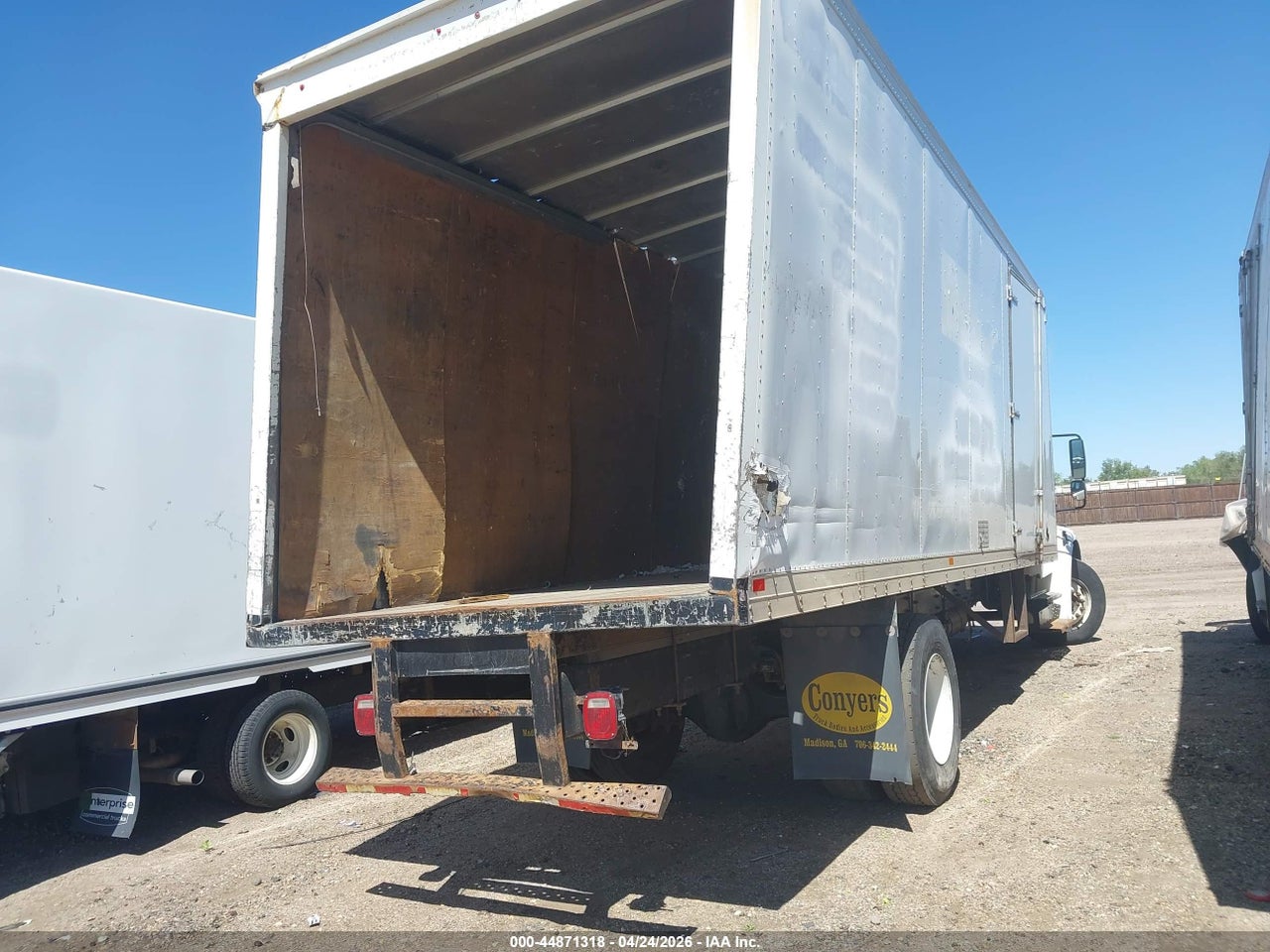 2017 FREIGHTLINER M2 106 · 4/4