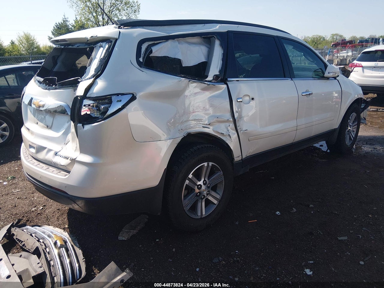 2015 CHEVROLET TRAVERSE 2LT · 4/11