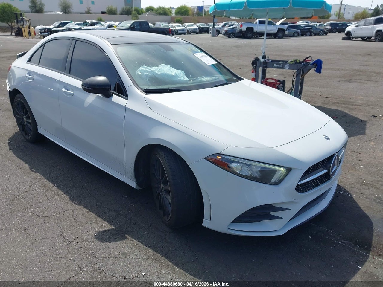 W1K3G4EB7LJ****** · 2020 MERCEDES-BENZ A 220