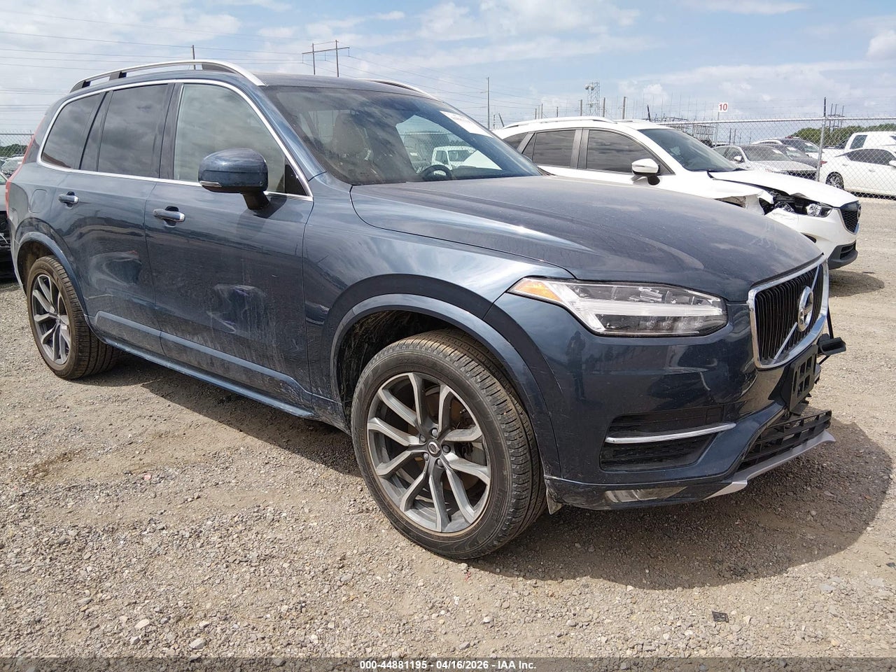 YV4102PK3J1****** · 2018 VOLVO XC90 T5 MOMENTUM