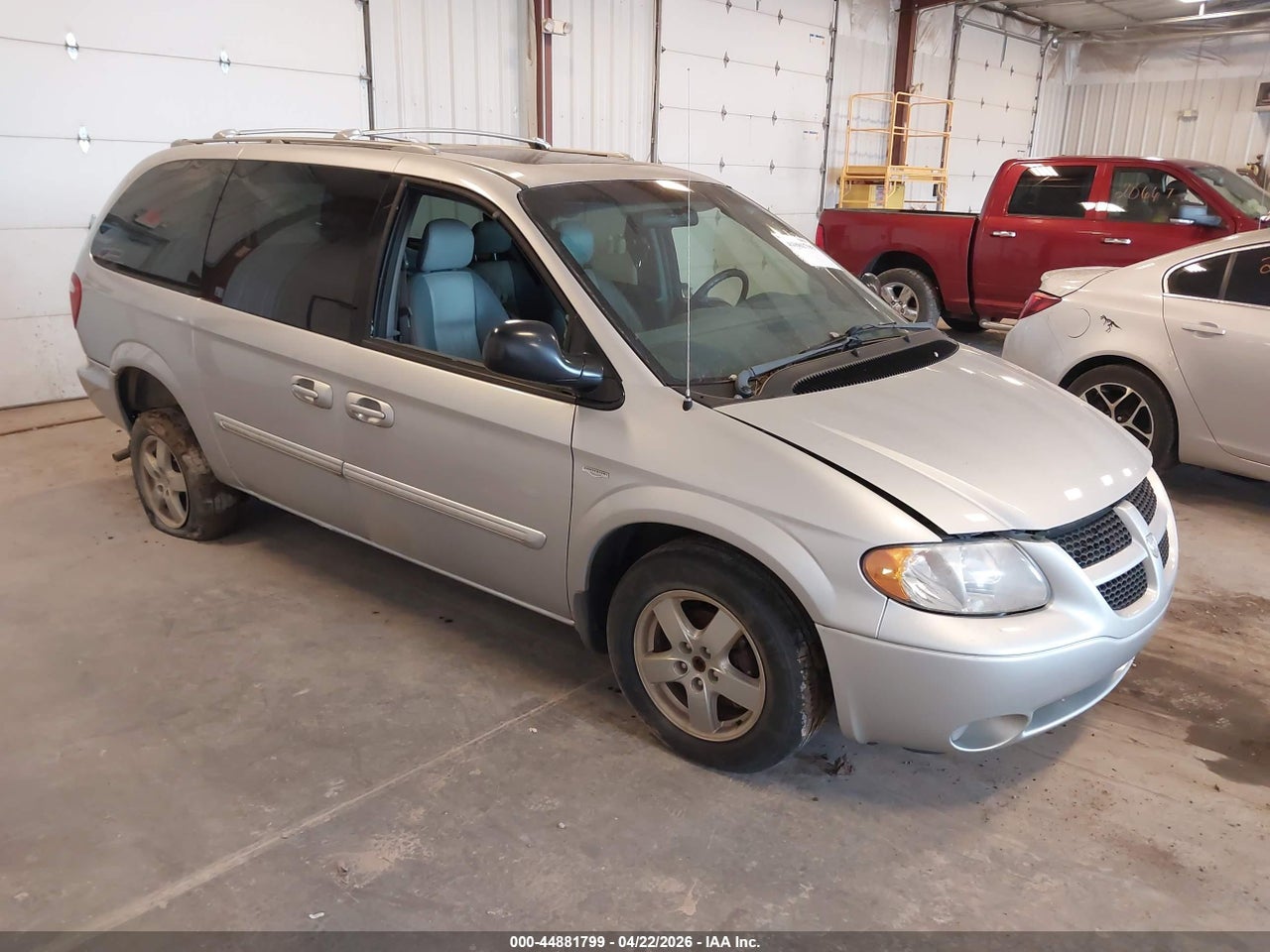 2D4GP44L64R****** · 2004 DODGE GRAND CARAVAN SXT