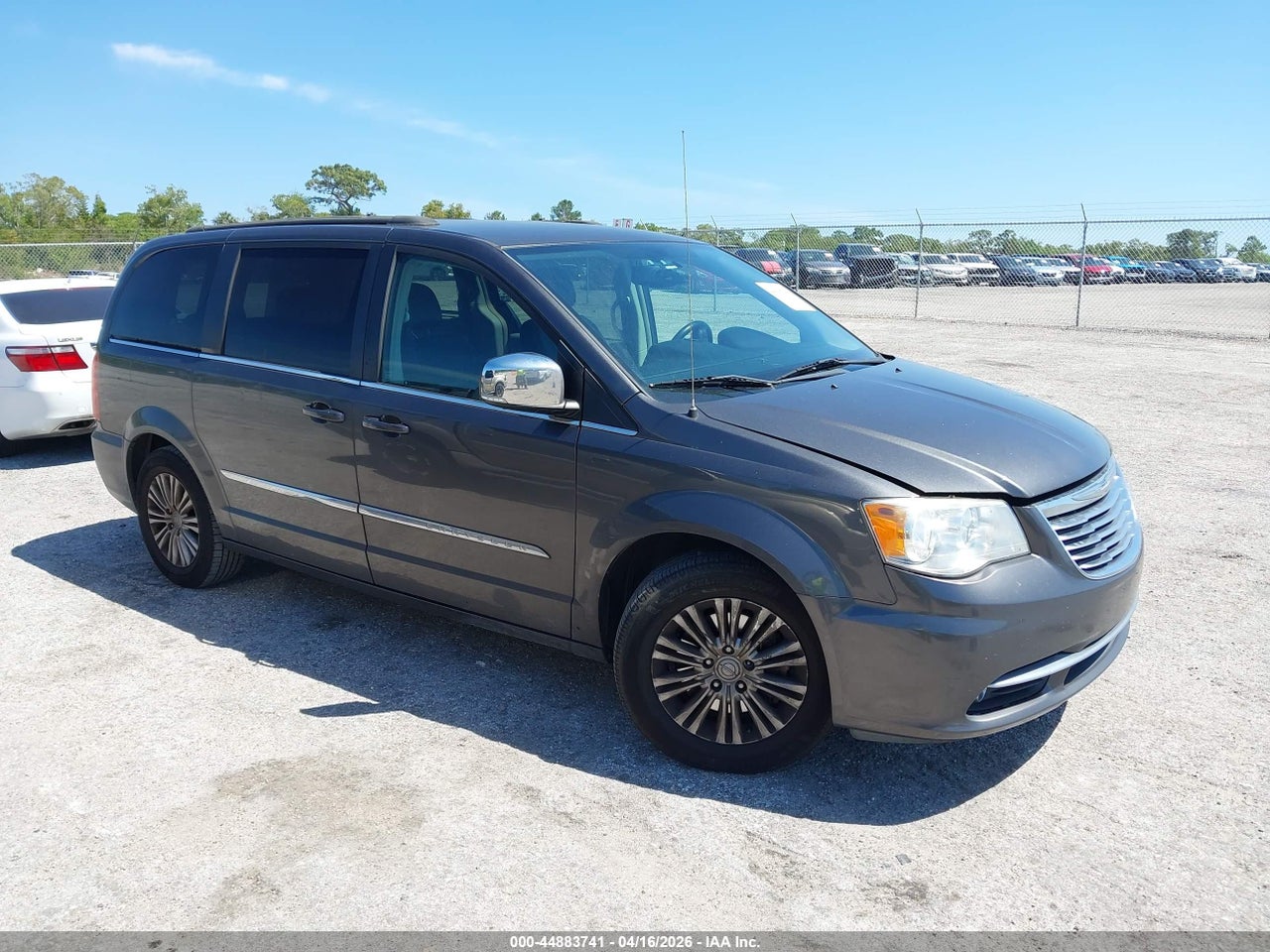 2C4RC1CG1FR****** · 2015 CHRYSLER TOWN &amp; COUNTRY TOURING-L