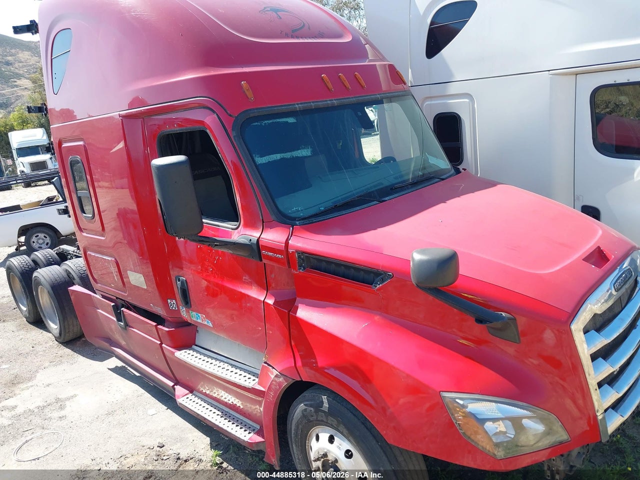 3AKJHHDR5JS****** · 2018 FREIGHTLINER NEW CASCADIA 126